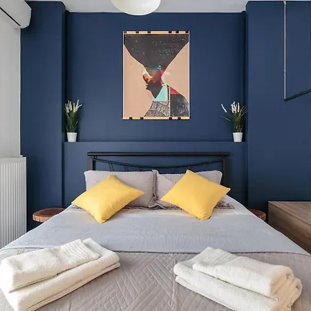 Apartment Cinema At The Center Of