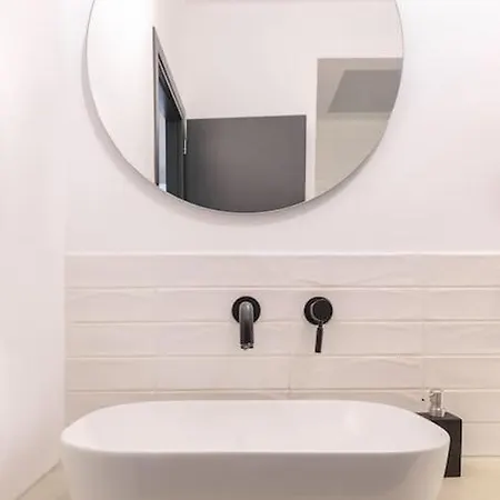 Cinema At The Center Of Apartment *